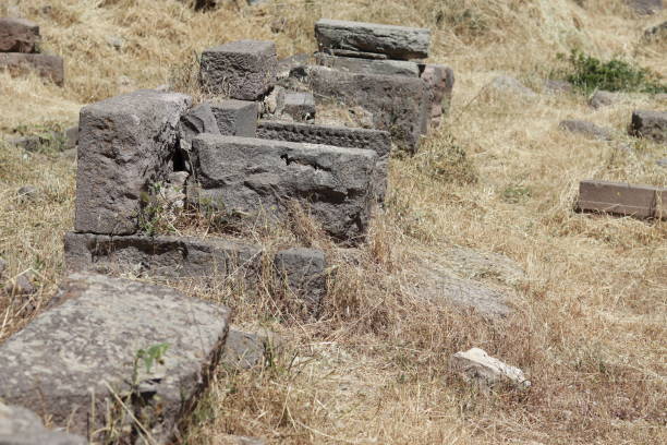 The ancient settlement of Erythrai is located on the Izmir Karaburun Peninsula, in the Ildırı Village of Çeşme, about 60 km from Izmir.