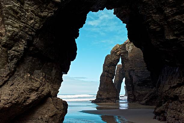 istock Arch when the tide goes out 131920579