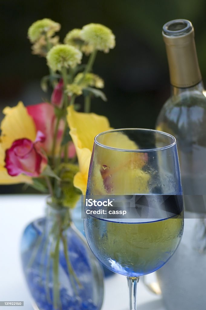 Белое вино на сад - Стоковые фото Алкоголь - напиток роялти-фри