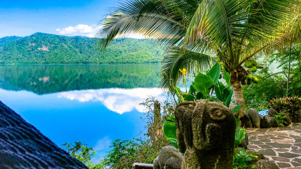 Laguna de Apollo masaya volcano lake Palmtree in paradise nicaragua stock pictures, royalty-free photos & images