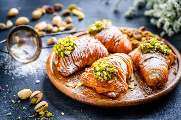 istock Typical italian sweet food sfogliatelle 1319266518