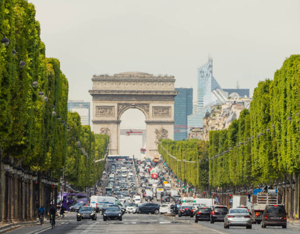istock Rush Hour in Front of Arc de Triumph Paris France 1319316735