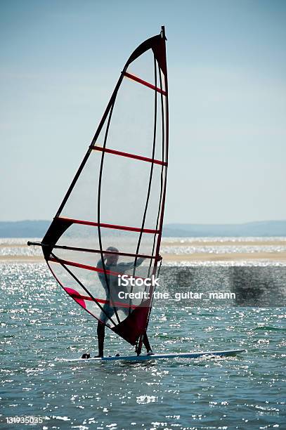 Windsurfer — стоковые фотографии и другие картинки Атлетизм - Атлетизм, Береговая линия, Вейкбординг