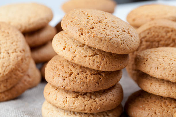 istock low-calorie oatmeal cookies 1319379020