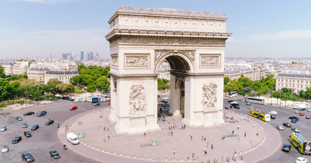 arco di trionfo a parigi francia, veduta aerea - arc arc de triomphe paris france street foto e immagini stock