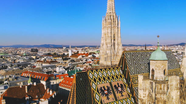 aerial of vienna city with st. stephen's cathedral austria - stephansplatz imagens e fotografias de stock