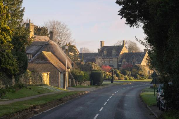 istock Thatched cottages at Chipping Campden, Cotswolds, Gloucestershire, England 1319462552