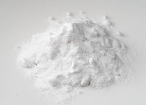 istock pile of baking soda (sodium bicarbonate) on white 1319465525