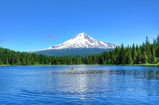 Trillium Lake and Mount Hood, Oregon, USA