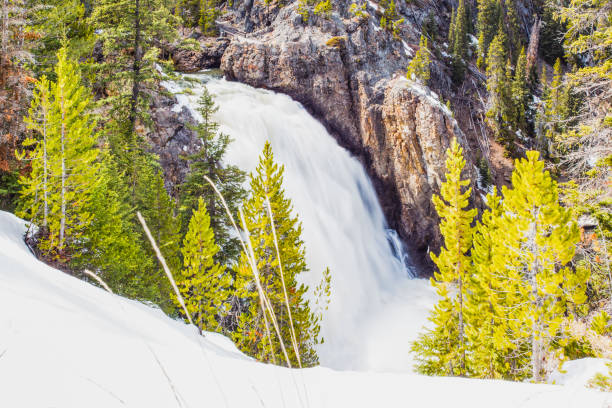 gran cañón nevado de yellowstone - idaho waterfall natural landmark extreme terrain fotografías e imágenes de stock