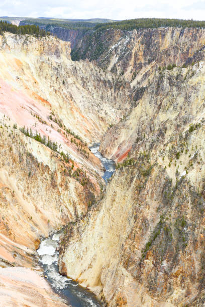 gran cañón nevado de yellowstone - idaho waterfall natural landmark extreme terrain fotografías e imágenes de stock
