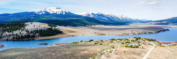 ワイルド モンタナ - yellowstone national park wyoming american culture landscape ストックフォトと画像