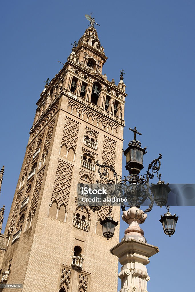 La Giralda Tower en Sevilla, España - Foto de stock de Arquitectura libre de derechos