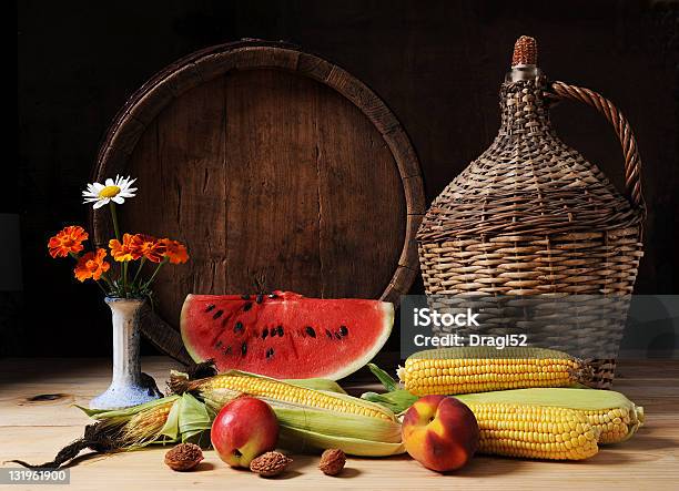 Photo libre de droit de Jeune Corn Et À La Pastèque banque d'images et plus d'images libres de droit de Aliment - Aliment, Fruit, Horizontal