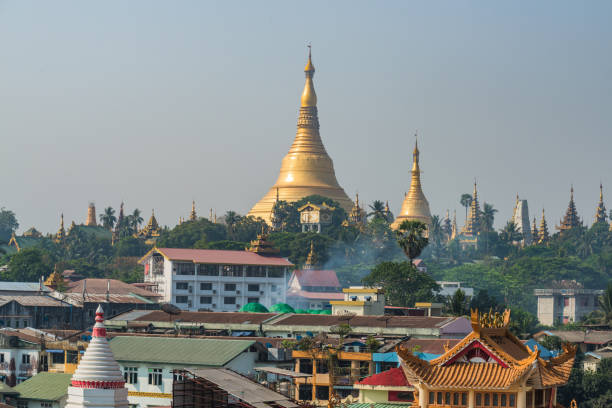 슈다곤 파고다 - shwedagon pagoda 이미지 뉴스 사진 이미지