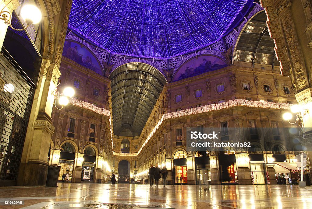 Galleria Vittorio Emanuele II a Milano - Foto stock royalty-free di Ambientazione interna