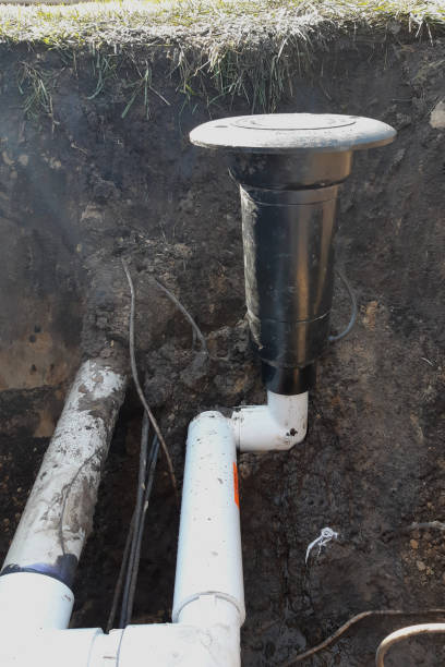 istock Sprinkler Head Repair 1319670095