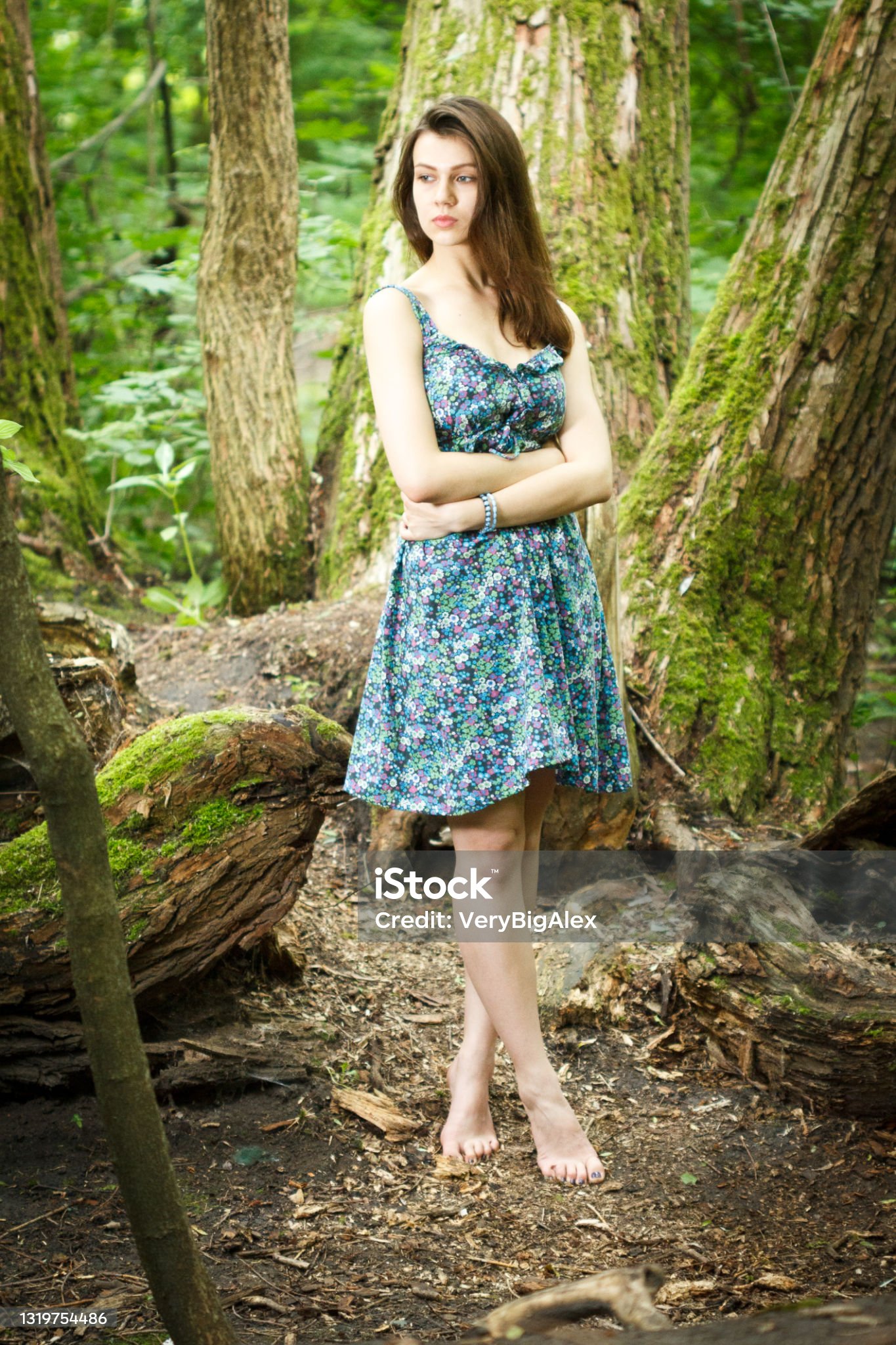 https://media.istockphoto.com/id/1319754486/photo/beautiful-young-woman-wearing-elegant-white-dress-walking-on-a-forest-path-with-rays-of.jpg?s=2048x2048&amp;w=is&amp;k=20&amp;c=eSPzZxTJWq7TlXn5XL4Bwkc7ice90QUg3H0kRcn6oJQ=