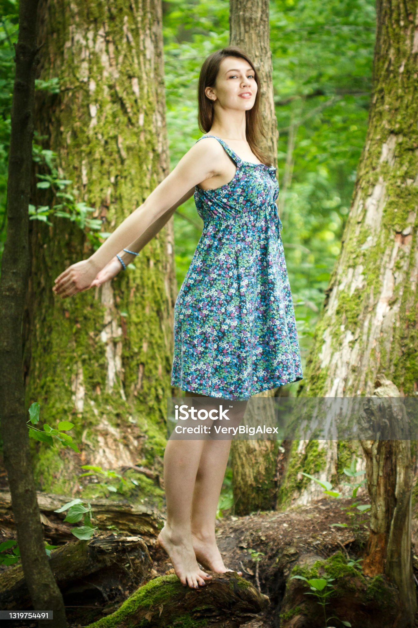 https://media.istockphoto.com/id/1319754491/photo/beautiful-young-woman-wearing-elegant-white-dress-walking-on-a-forest-path-with-rays-of.jpg?s=2048x2048&amp;w=is&amp;k=20&amp;c=PeejDr64_f9043W1iUJrSBGtG0lFXXCJvrh_tLX_MWA=