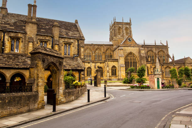 abadia de sherborne, dorset, inglaterra, reino unido. - benedictine - fotografias e filmes do acervo