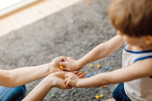 Development of fine motor skills. Game with development of mathematical skills and the ability to count. Hand in hand