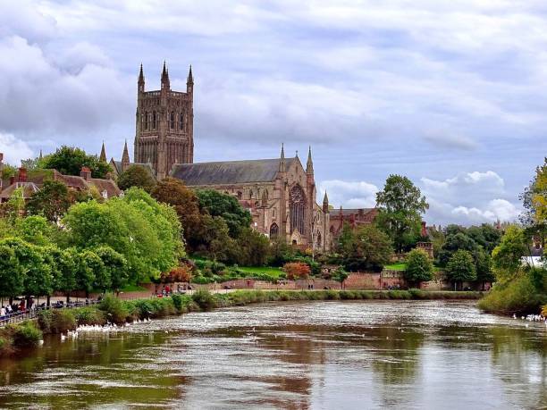 cathédrale de worcester en angleterre - worcestershire photos et images de collection