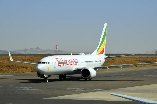 etiyopya havayolları boeing 737 max - addis ababa bole uluslararası havaalanı, etiyopya - boeing 737 max stok fotoğraflar ve resimler