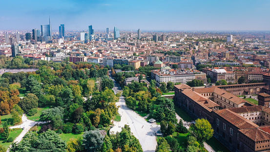 Vista aérea de la ciudad de Milán con el parque Sempione, Italia photo