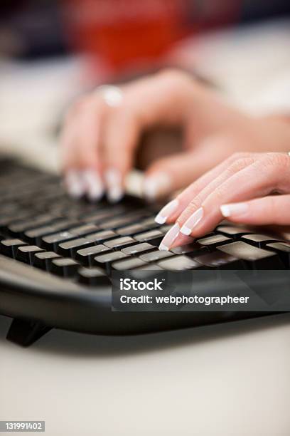 Mujer De Negocios Foto de stock y más banco de imágenes de Actividad - Actividad, Adulto, Color - Tipo de imagen