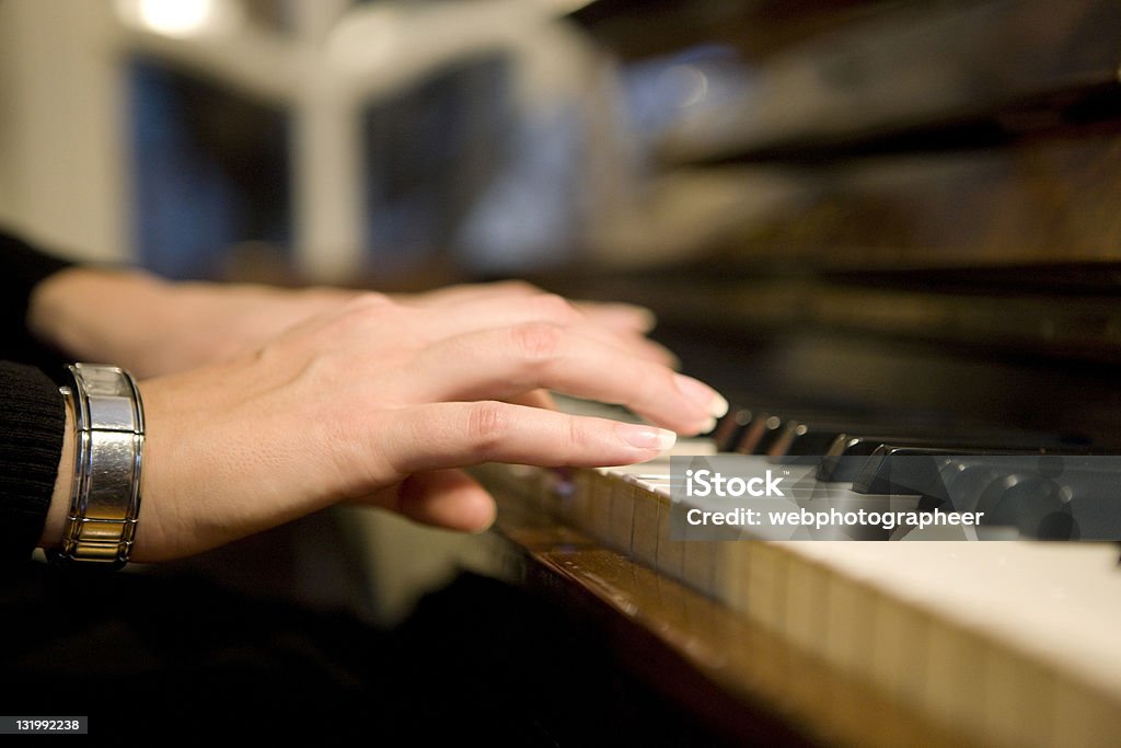 ピアノ演奏 - 1人のロイヤリティフリーストックフォト