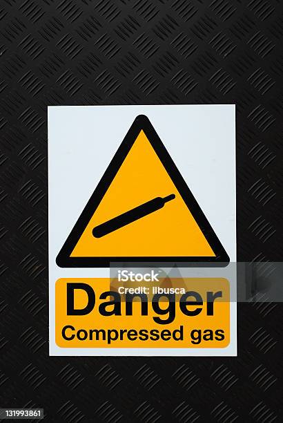 Cartello Pericolo Di Gas Compresso - Fotografie stock e altre immagini di Benzina - Benzina, Gas, Cantiere di costruzione