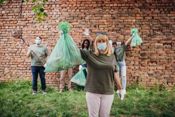 istock Group of volunteers 1319958326