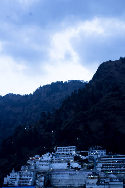 Vaishno Bạn Phải Hình ảnh Sẵn có - Tải xuống Hình ảnh Ngay bây giờ - Vaishno Devi Temple, Ban ngày, Bầu trời - iStock Vaishno Bạn Phải Hình ảnh Sẵn có - Tải xuống Hình ảnh Ngay bây giờ - Vaishno Devi Temple, Ban ngày, Bầu trời - iStock