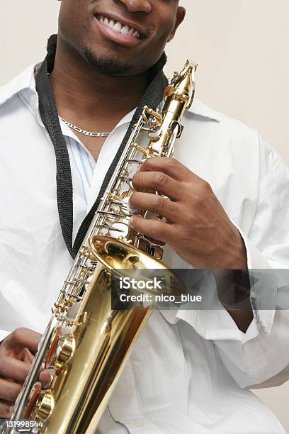 Feliz Sax Jogador - Fotografias de stock e mais imagens de Criança - Criança, Cor preta, Jazz - Estilo Musical