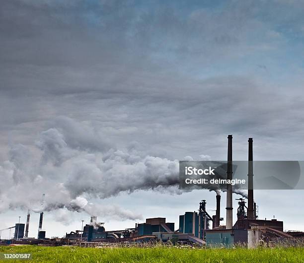 Area Industriale Fabbrica Di Ijmuiden Paesi Bassi - Fotografie stock e altre immagini di Acciaieria