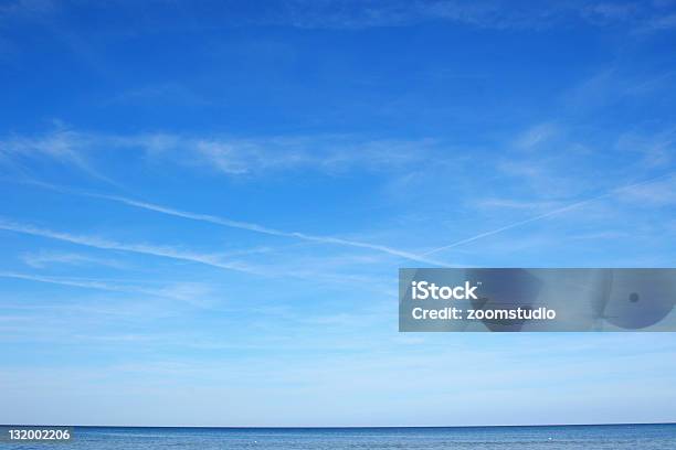 Doskonałe Niebo Nad Ocean - zdjęcia stockowe i więcej obrazów Bez ludzi - Bez ludzi, Bezchmurne niebo, Chmura