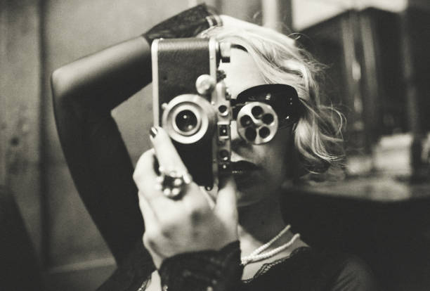 фотограф - photographer women retro revival camera стоковые фото и изображения