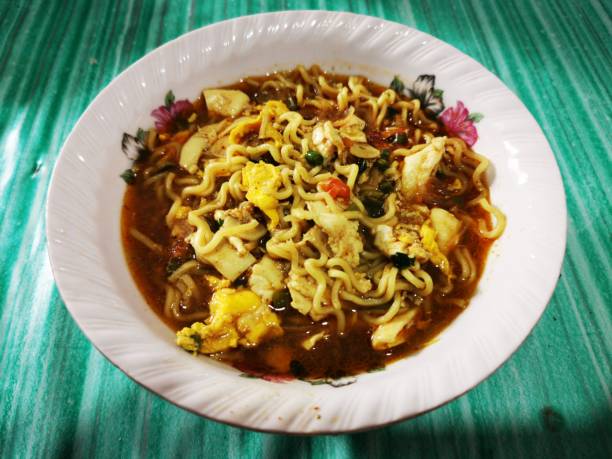 istock Instant noodles with eggs and vegetables 1320054924