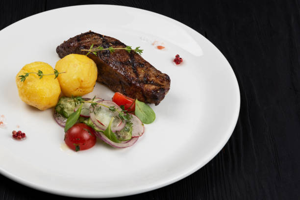istock Grilled beef skirt steak 1320133502