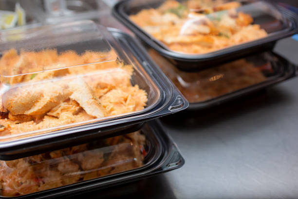 istock to-go plastic food containers 1320213917