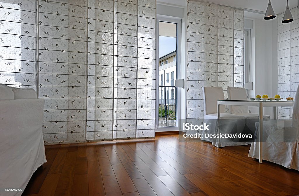 interior de la moderna sala de comedor - Foto de stock de A la moda libre de derechos