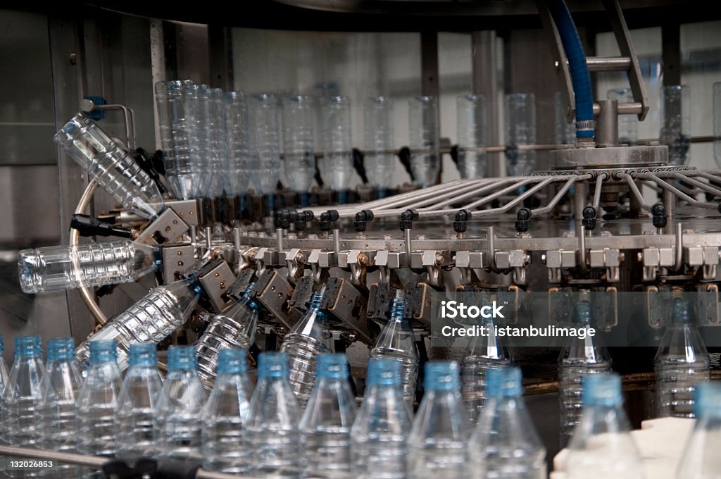 Fábrica de agua - Foto de stock de Fábrica de embotellado libre de derechos