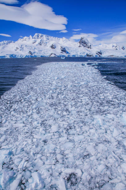 istock View of Antarctic coast with snowcapped mountain 1320293919