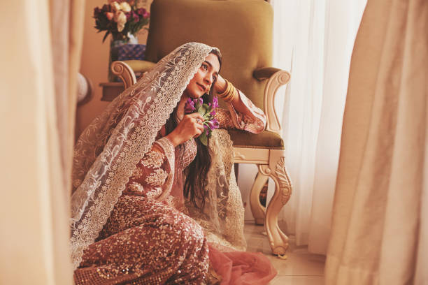 hermosa novia india - veil bride human face wedding fotografías e imágenes de stock
