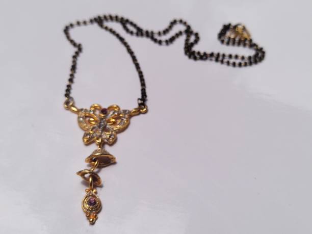 istock Gold jewellery 1320345809