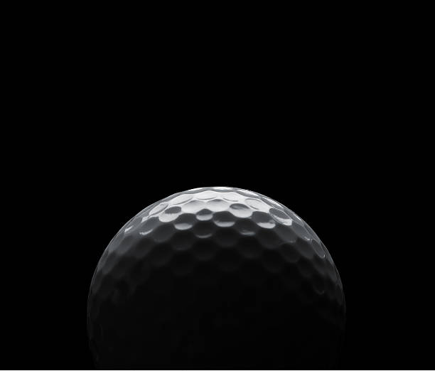 golf ball silueta en fondo negro con espacio de copia - golf ball circle ball curve fotografías e imágenes de stock
