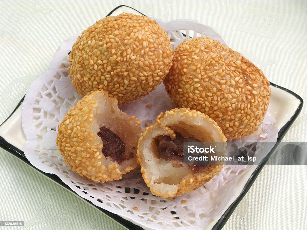 Fritos Arroz glutinoso de gergelim bola com semente de lótus Cole - Foto de stock de Asiático e indiano royalty-free