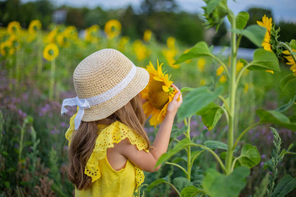 istock Happy Child in Natur 1320385408