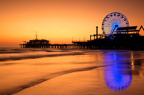 istock Santa Monica Pier at dusk 132039231