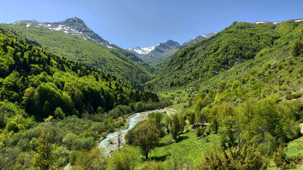 гора кораб - mountain cliff mountain peak plateau стоковые фото и изображения